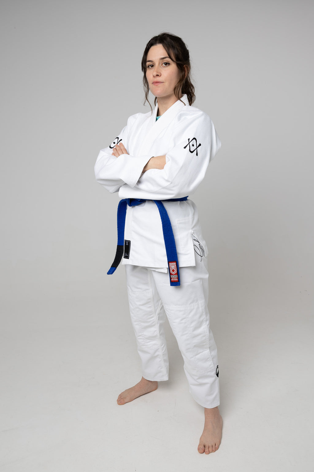 Gi BJJ blanco premium AUTŌRITA Galea con diseño sobrio, elegante y técnico para jiu-jitsu