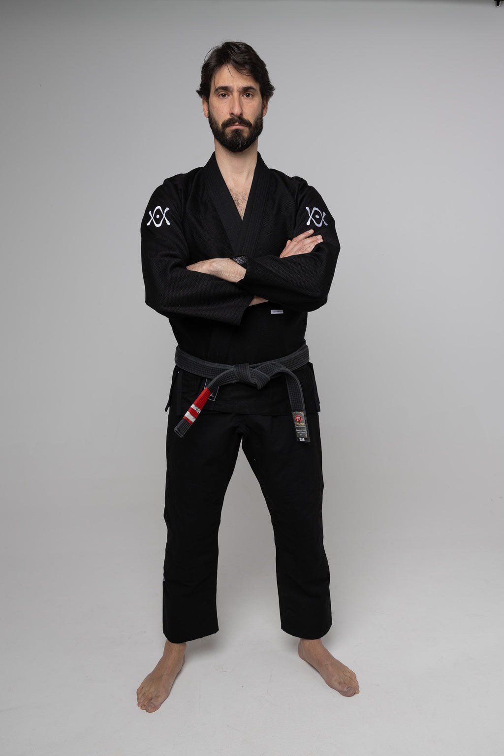 Gi BJJ premium negro AUTŌRITA Galea con corte técnico, diseñado para atletas de jiu-jitsu